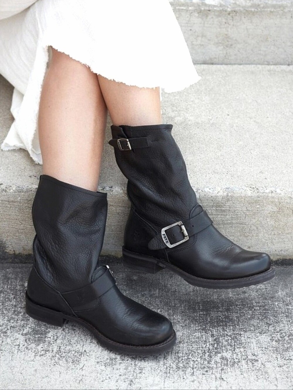 FRYE Veronica Short Boots US 10 Black Leather Slouchy Buckle Moto
